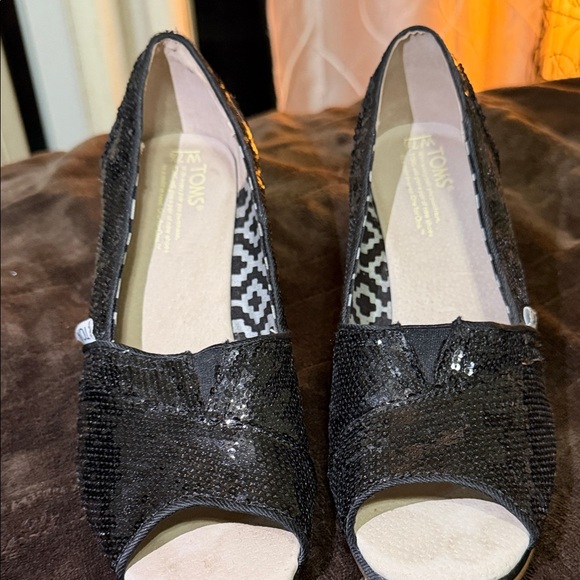 TOMS Black Sequin Wedge Shoes - Picture 2 of 5